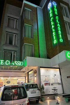 Escorts Near hotel